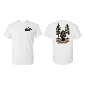 T-Shirt-Standing-In-Rock